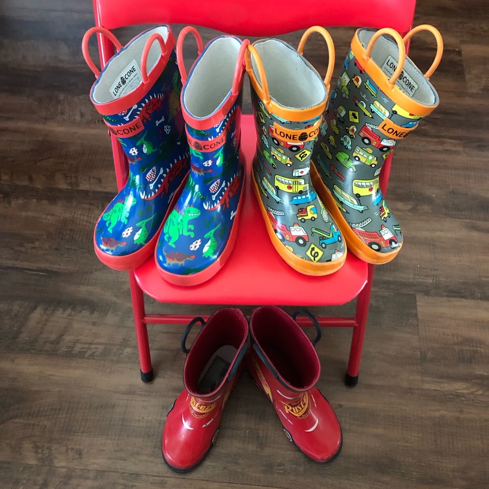 Fun Rain Boots with Easy Pull
Handles